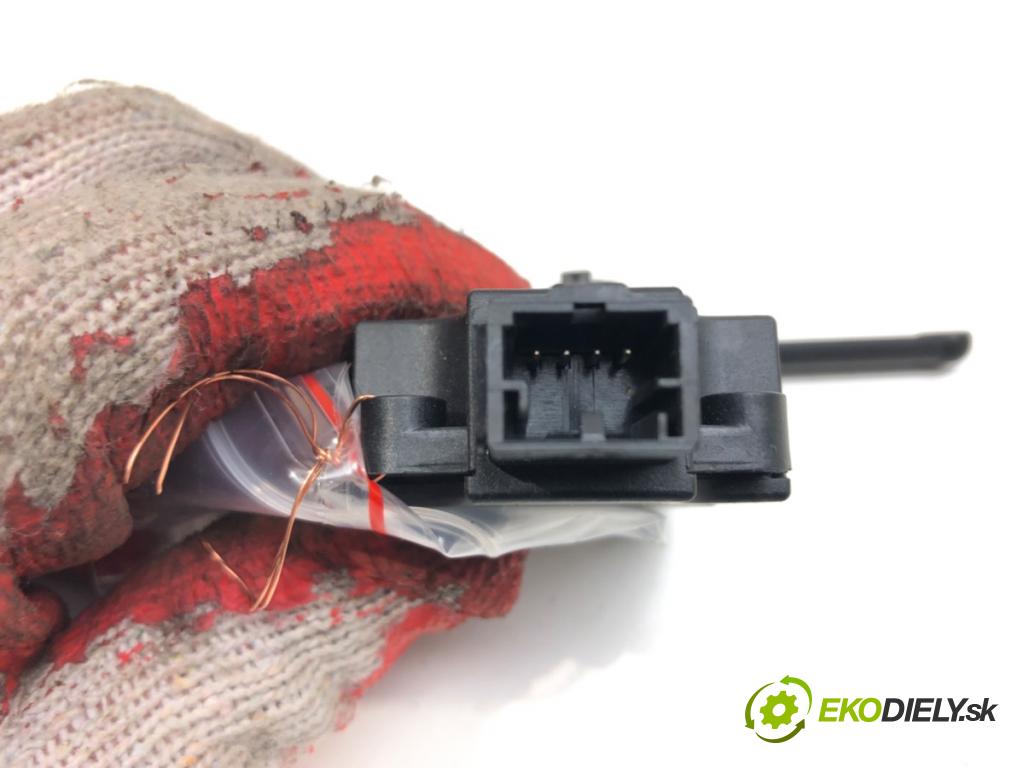 MERCEDES-BENZ KLASA S (W221) 2005 - 2013    S 500 (221.071, 221.171) 285 kW [388 KM] benzyna 2  Motorček kúrenia P9708005 (Motorčeky kúrenia)