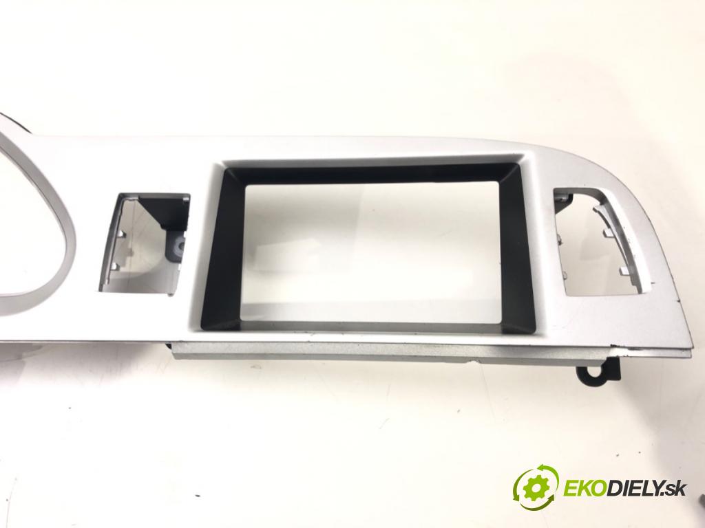 AUDI A6 C6 Kombi 2010 140 kW 2.7 TDI 2698 kryt Rámček budíkov 4F1857115H