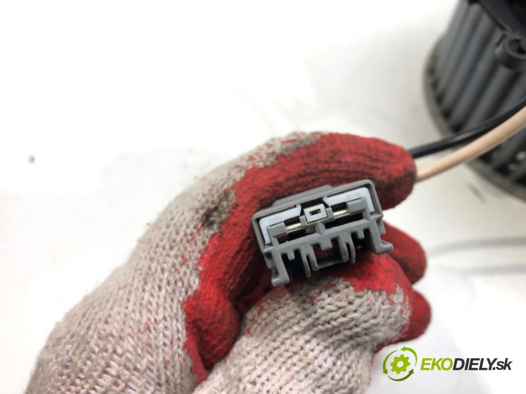 OPEL ASTRA J (P10) 2009 - 2015    2.0 CDTI (68) 118 kW [160 KM] olej napędowy 2009 -  Ventilátor ventilátor kúrenia U7253002 (Ventilátory kúrenia)