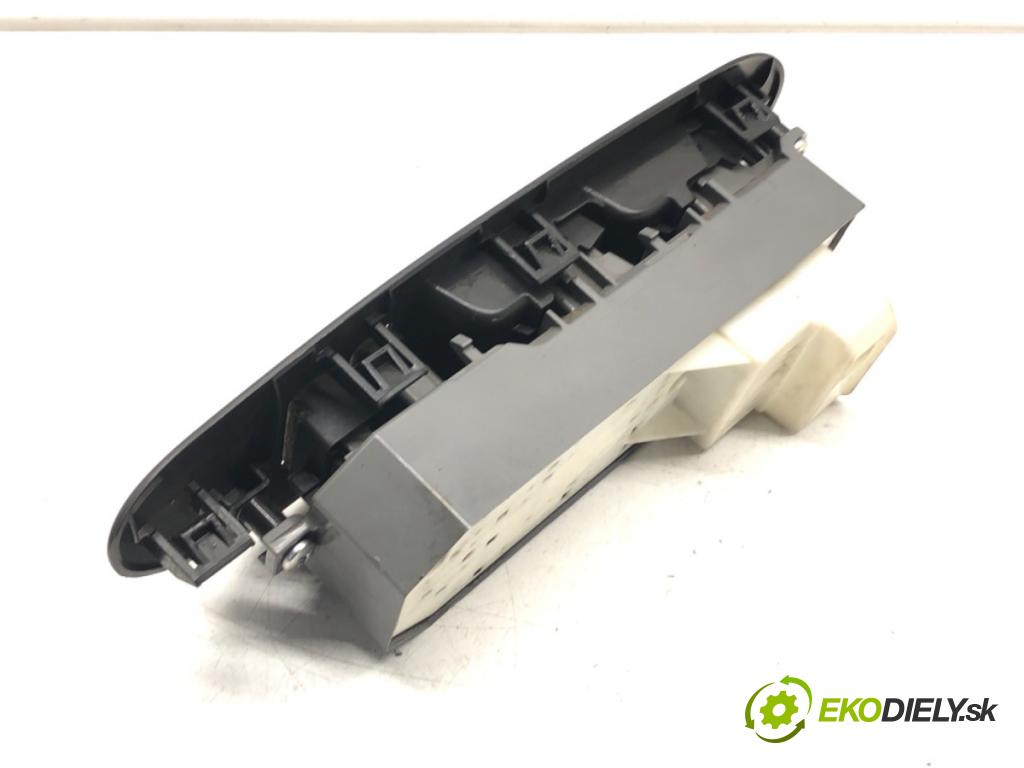 TOYOTA AURIS (_E15_) 2006 - 2012    1.6 (ZRE151_) 91 kW [124 KM] benzyna 2007 - 2012  Prepínač okien  (Prepínače, spínače, tlačidlá a ovládače kúrenia)