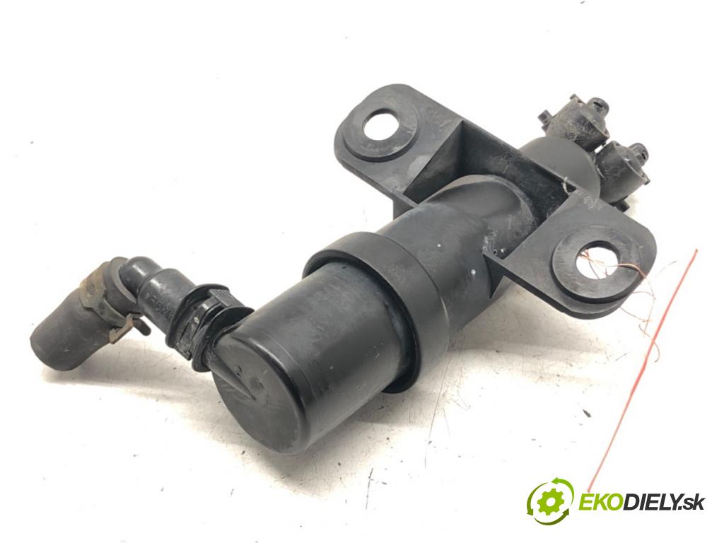 MAZDA 5 (CR19) 2005 - 2010    2.0 CD (CR19) 105 kW [143 KM] olej napędowy 2005 -  ostrekovača svetla ľavy  (Motorčeky, čerpadlá ostrekovačov)