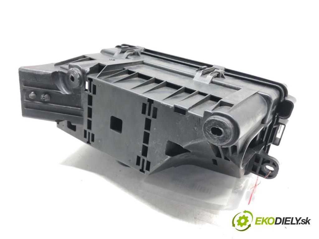 OPEL ANTARA A (L07) 2006 - 2022    2.0 CDTI 110 kW [150 KM] olej napędowy 2006 - 2011  skříňka poistková  (Pojistkové skříňky)