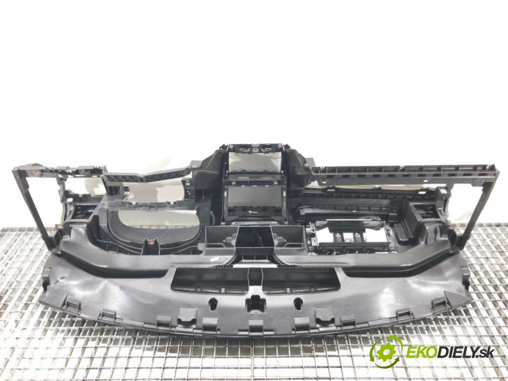 VW GOLF VI Variant (AJ5) 2009 - 2014    1.6 TDI 77 kW [105 KM] olej napędowy 2009 - 2013  Palubná doska  (Palubné dosky)