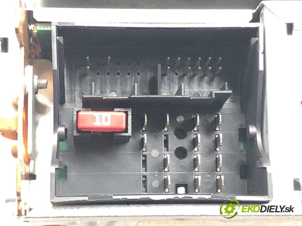 VW GOLF VI Variant (AJ5) 2009 - 2014    1.6 TDI 77 kW [105 KM] olej napędowy 2009 - 2013  RADIO 1K0035156B (Audio zariadenia)