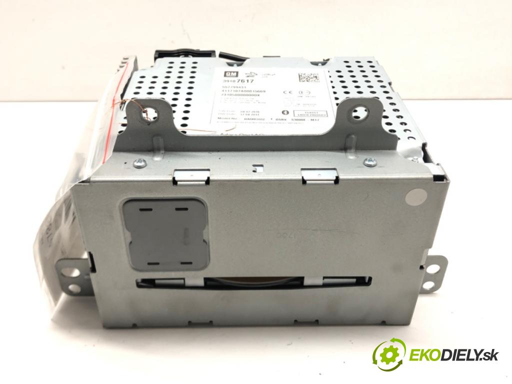 OPEL ASTRA J sedan 2012 - 2022    1.4 LPG (69) 103 kW [140 KM] Benzyna / gaz samocho  RADIO Navigácia 39107617 (Audio zariadenia)