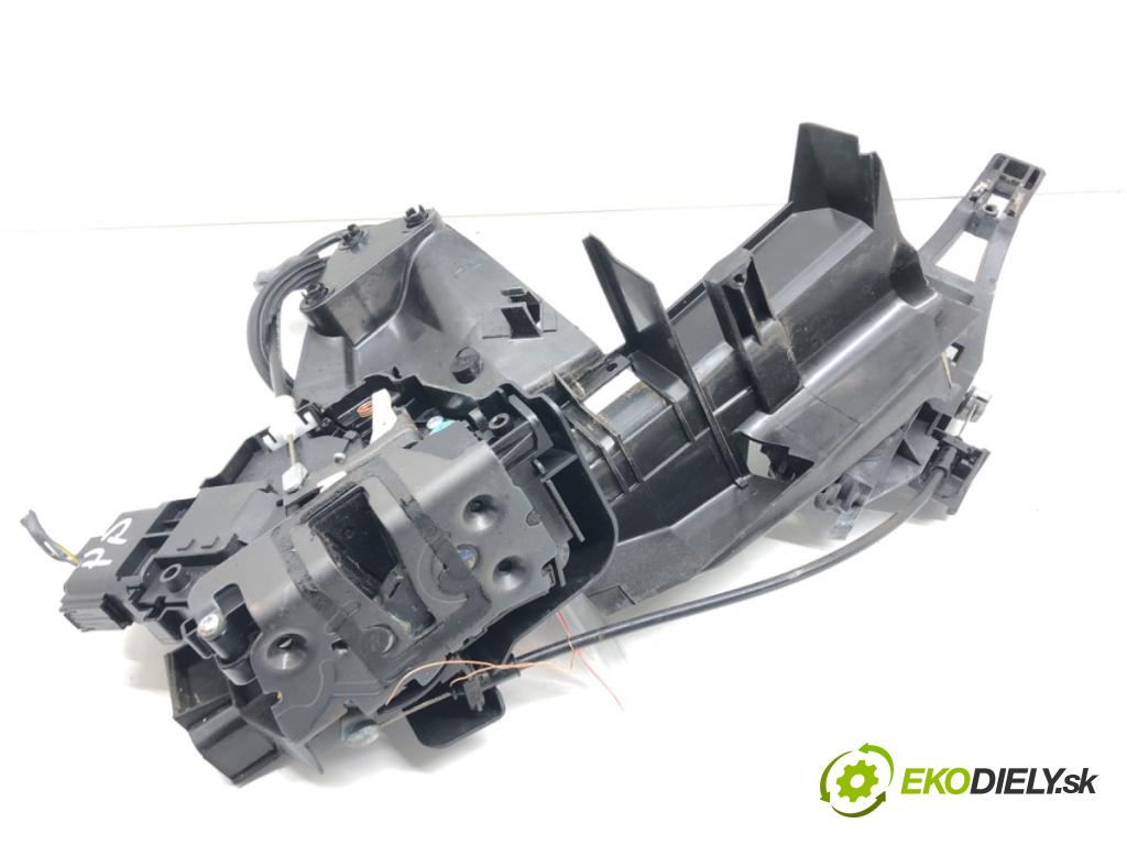 FORD FOCUS II (DA_, HCP, DP) 2004 - 2013    1.6 74 kW [100 KM] benzyna 2004 - 2012  zámok přední část pravý 7M5AR21812AA