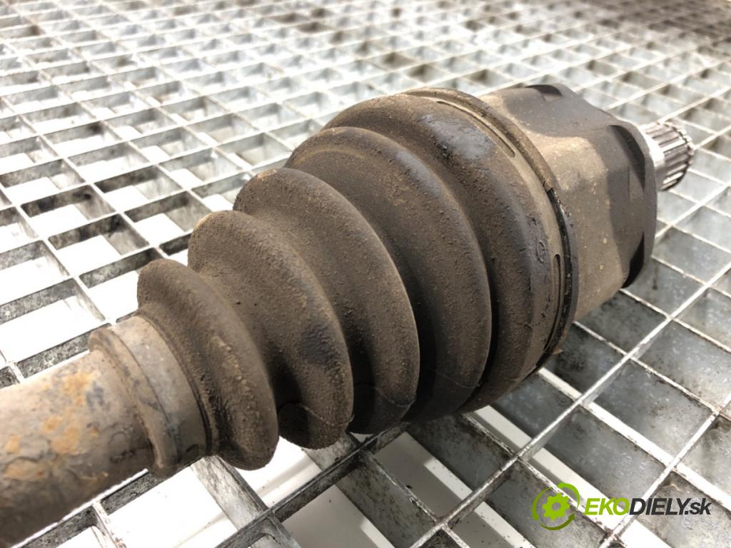 TOYOTA PREVIA II (_R3_) 2000 - 2006    2.4 (ACR30) 115 kW [156 KM] benzyna 2000 - 2006  Poloos ľavá strana  (Poloosy)