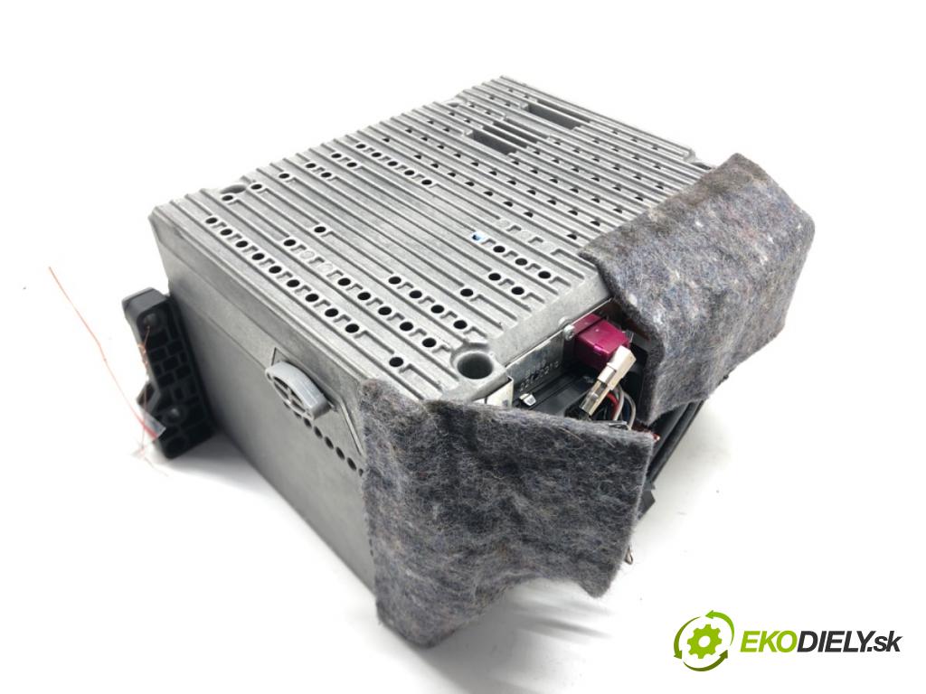 BMW 5 (F10) 2009 - 2016    528 i xDrive 180 kW [245 KM] benzyna 2011 - 2016  RADIO Navigácia 9311040 (Audio zariadenia)