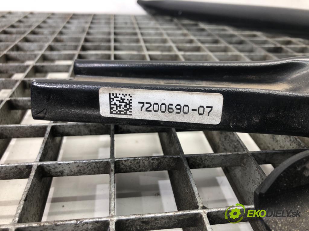 BMW 5 (F10) 2009 - 2016    528 i xDrive 180 kW [245 KM] benzyna 2011 - 2016  Výstuha horná 7502056 7200690 (Výstuhy)