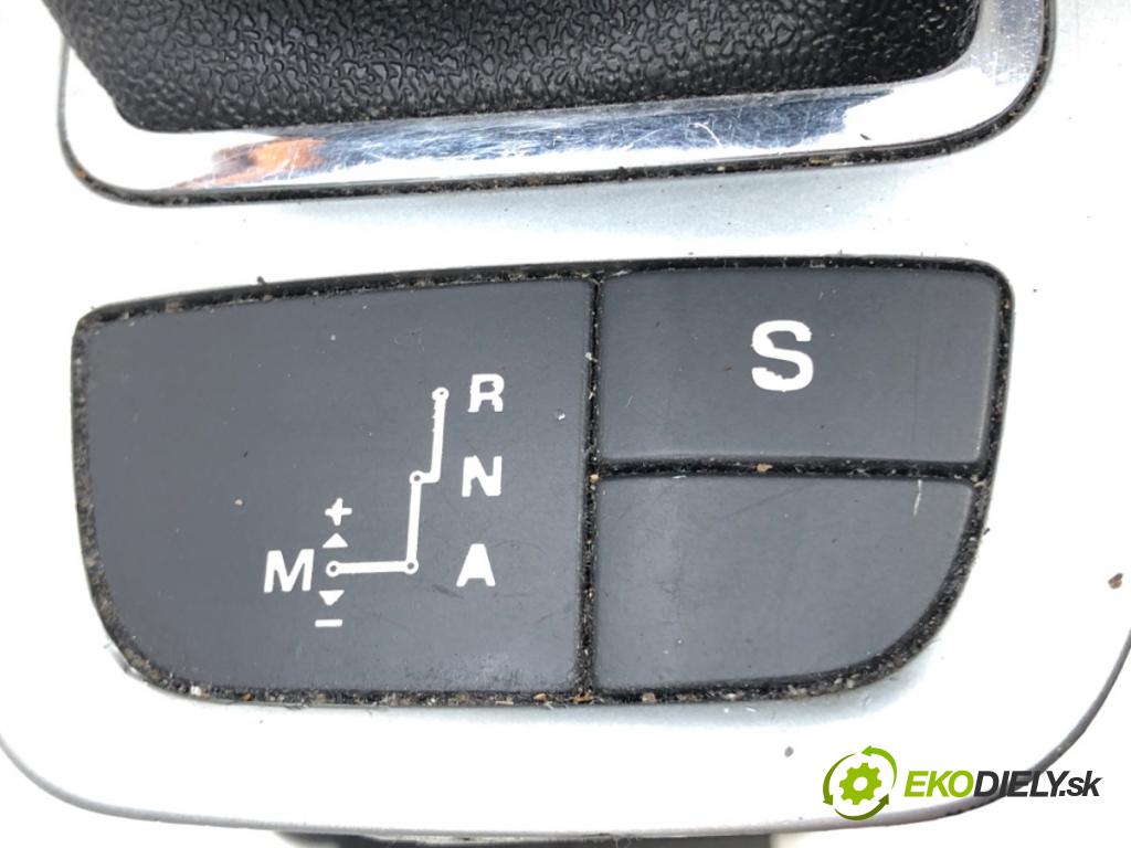 CITROEN C5 III (RD_) 2008 - 2022    1.6 HDi 110 82 kW [112 KM] olej napędowy 2010 - 20  Kulisa 9676747580 (Rýchlostné páky / kulisy)