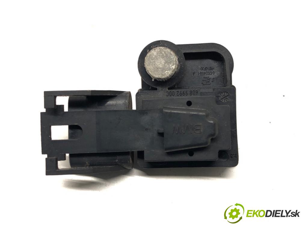 BMW 5 Touring (F11) 2009 - 2017    530 d 190 kW [258 KM] olej napędowy 2011 - 2017  Snímač nárazu 9159311 (Snímače nárazu)