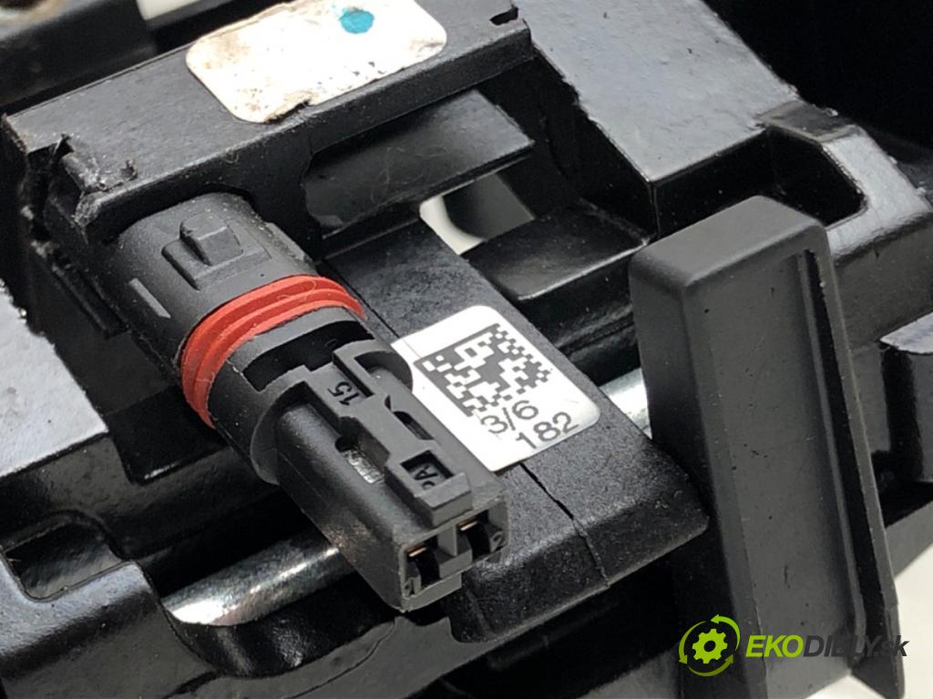 BMW 5 Touring (F11) 2009 - 2017    530 d 190 kW [258 KM] olej napędowy 2011 - 2017  Kľučka predný ľavá strana vonkajšia  (Vonkajšie predné ľavé)