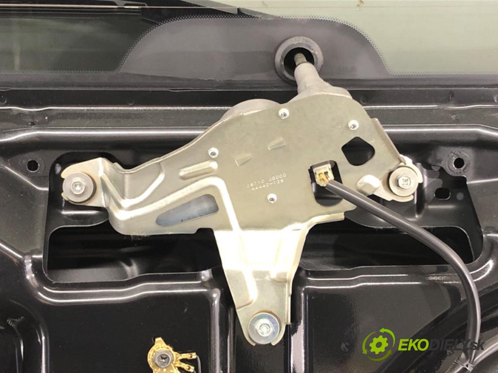 NISSAN X-TRAIL II (T31) 2007 - 2018    2.0 dCi 4x4 110 kW [150 KM] olej napędowy 2007 - 2  zadní část kapota  (Zadní kapoty)