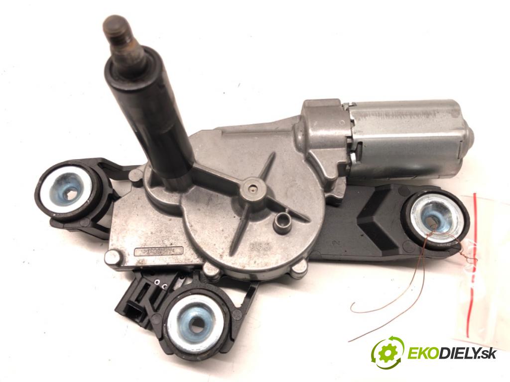 FORD FOCUS III Turnier 2010 - 2022    1.5 TDCi 70 kW [95 KM] olej napędowy 2014 - 2022  motorek stěračů zadní část F1FB-17K441-AA