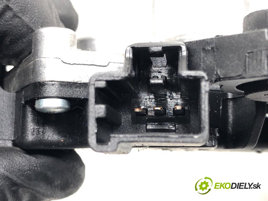 FORD FOCUS III Turnier 2010 - 2022    1.5 TDCi 70 kW [95 KM] olej napędowy 2014 - 2022  motorek stěračů zadní část F1FB-17K441-AA