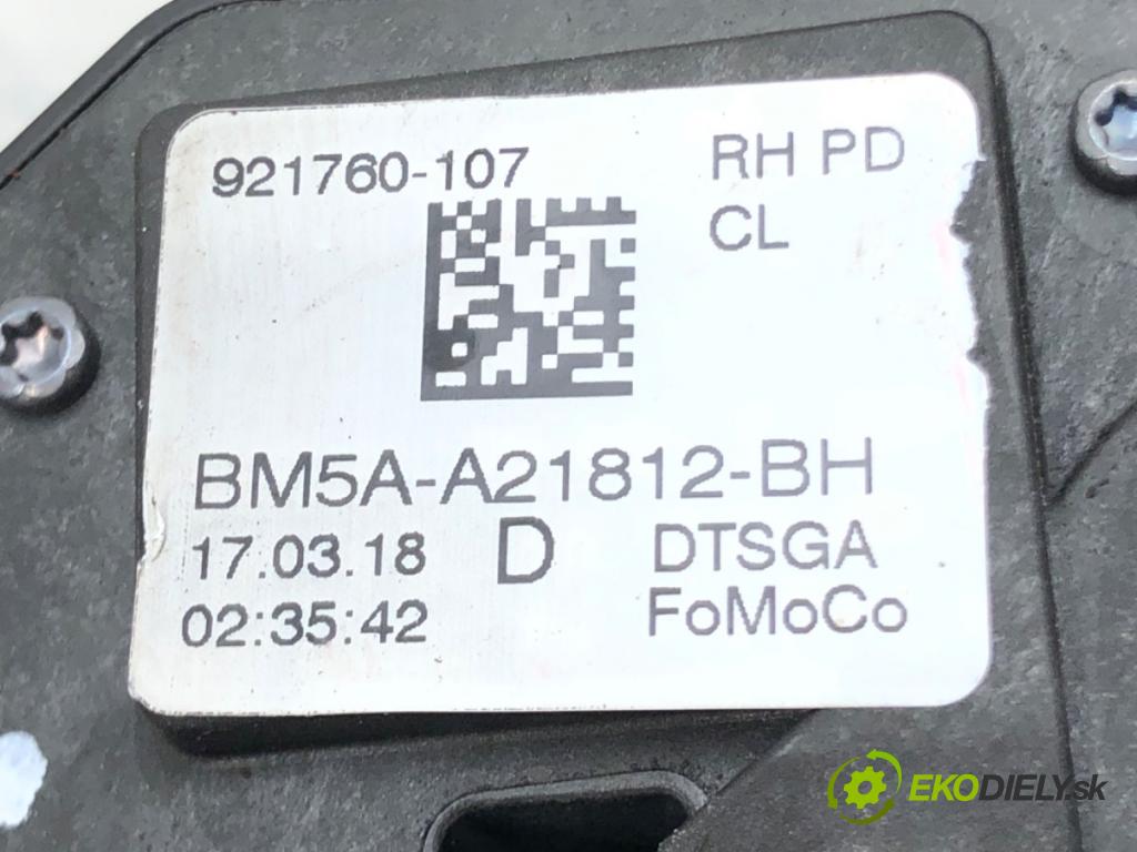 FORD FOCUS III Turnier 2010 - 2022    1.5 TDCi 70 kW [95 KM] olej napędowy 2014 - 2022  zámok přední část pravý BM5A-A21812-BH