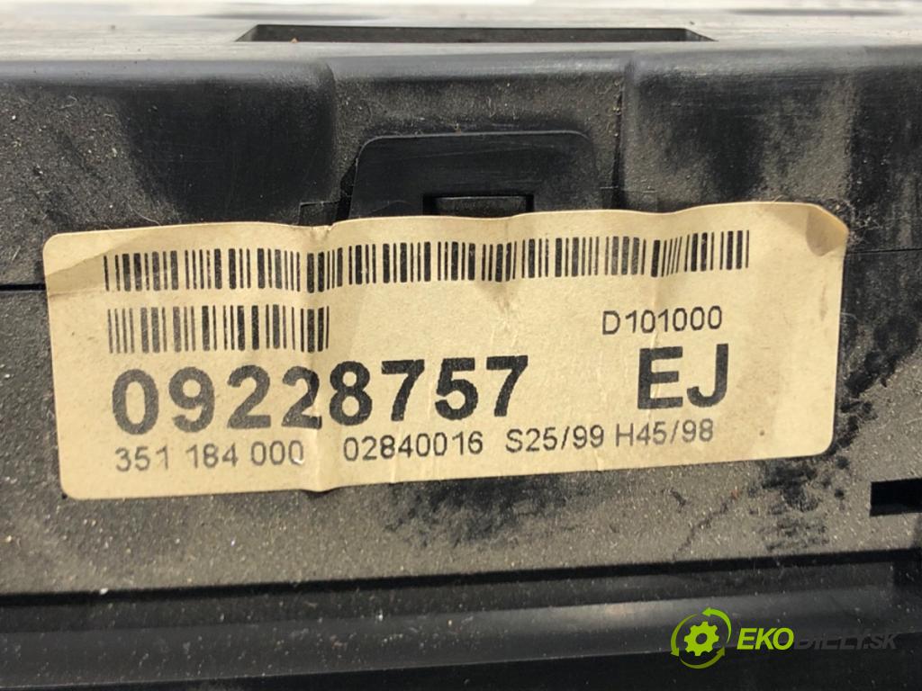 OPEL ZAFIRA A nadwozie wielkoprzestrzenne (MPV) (T98) 1999 - 2005    2.0 DTI 16V (F75) 74 kW [101 KM] olej napędowy 200  Prístrojovka 09228757EJ (Prístrojové dosky, displeje)