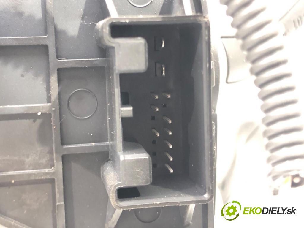 AUDI A6 Allroad C6 (4FH) 2006 - 2011    3.0 TDI quattro 176 kW [240 KM] olej napędowy 2008  Prepínač kombinovaný 4F0953549C 4E0953541B (Prepínače, spínače, tlačidlá a ovládače kúrenia)
