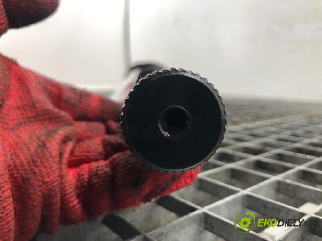 RENAULT LAGUNA II (BG0/1_) 2001 - 2007    1.9 dCi (BG08, BG0G) 88 kW [120 KM] olej napędowy   Poloos pravá  (Poloosy)