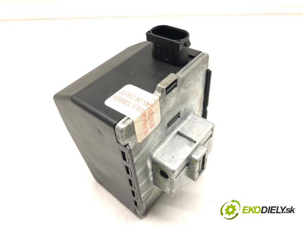 RENAULT LAGUNA II (BG0/1_) 2001 - 2007    1.9 dCi (BG08, BG0G) 88 kW [120 KM] olej napędowy   blokáda volantu 8200020613B (Ostatné)