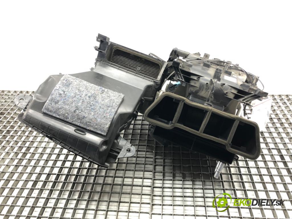 TOYOTA YARIS (_P13_) 2010 - 2022    1.4 D (NLP130_) 66 kW [90 KM] olej napędowy 2011 -  Výhrevné teleso, radiátor kúrenia komplet KOMBAJN 87050-0D250 (Radiátory kúrenia)