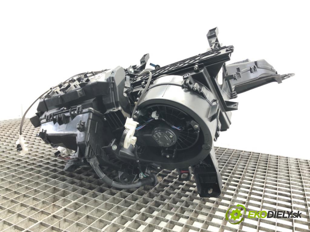 TOYOTA YARIS (_P13_) 2010 - 2022    1.4 D (NLP130_) 66 kW [90 KM] olej napędowy 2011 -  Výhrevné teleso, radiátor kúrenia komplet KOMBAJN 87050-0D250 (Radiátory kúrenia)