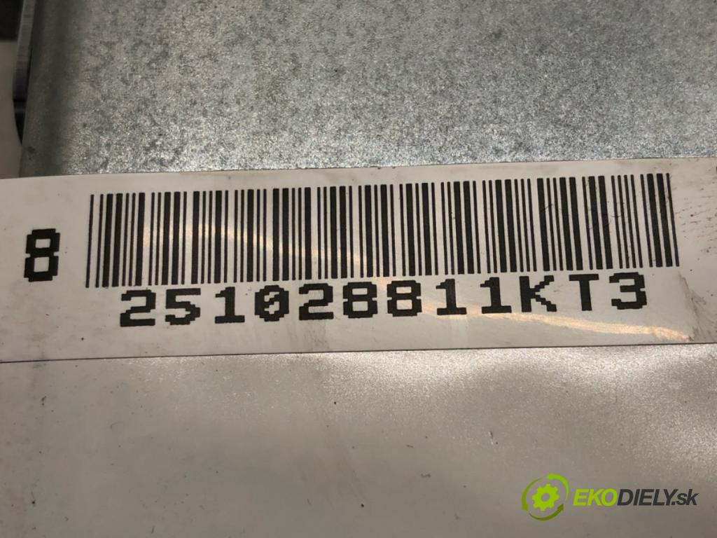 TOYOTA YARIS (_P13_) 2010 - 2022    1.4 D (NLP130_) 66 kW [90 KM] olej napędowy 2011 -  AirBag spolujazdca  (Airbagy)