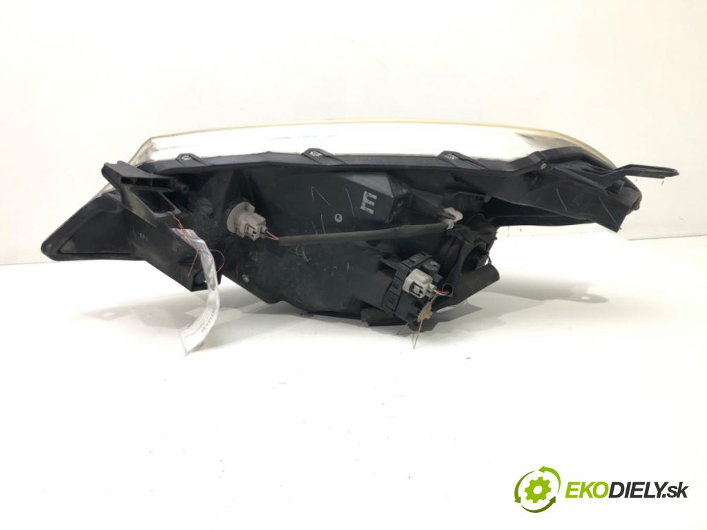 TOYOTA YARIS (_P13_) 2010 - 2022    1.4 D (NLP130_) 66 kW [90 KM] olej napędowy 2011 -  Svetlomet pravy  (Pravé)