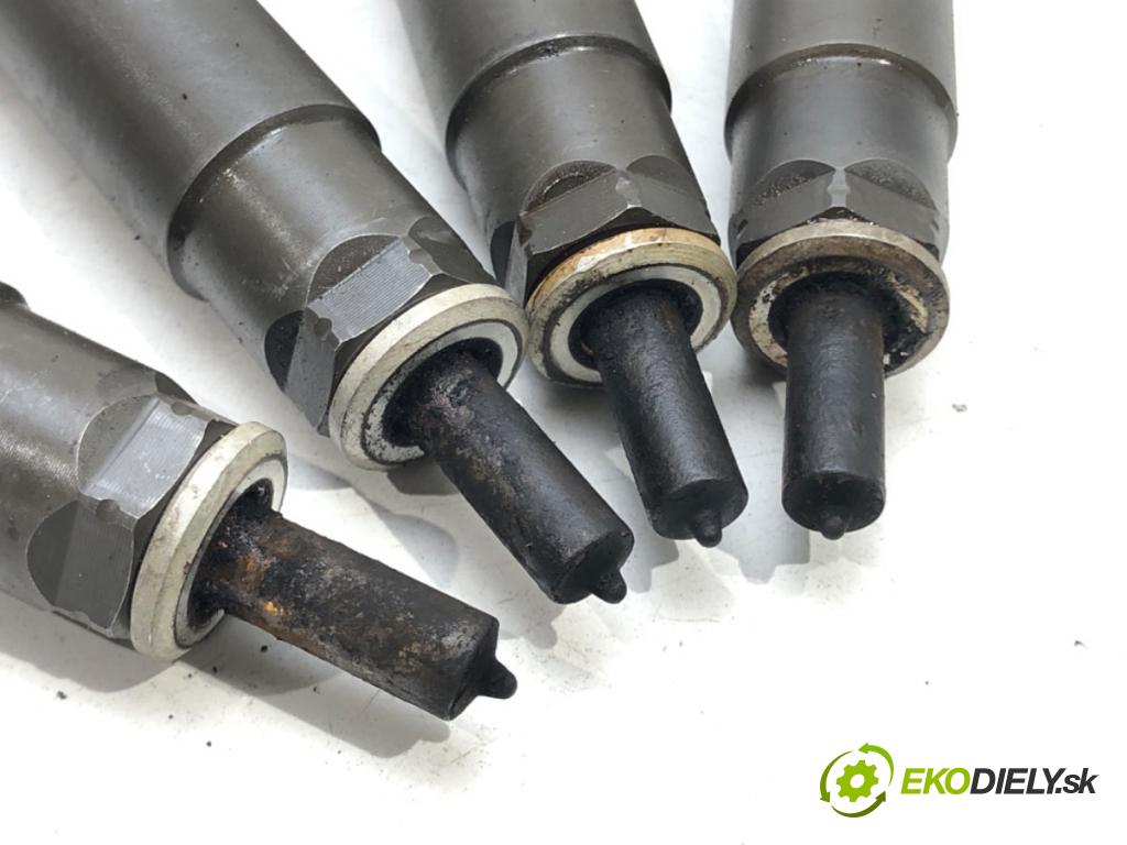 TOYOTA YARIS (_P13_) 2010 - 2022    1.4 D (NLP130_) 66 kW [90 KM] olej napędowy 2011 -  vstřikovací ventily 23670-0W020 0445116054