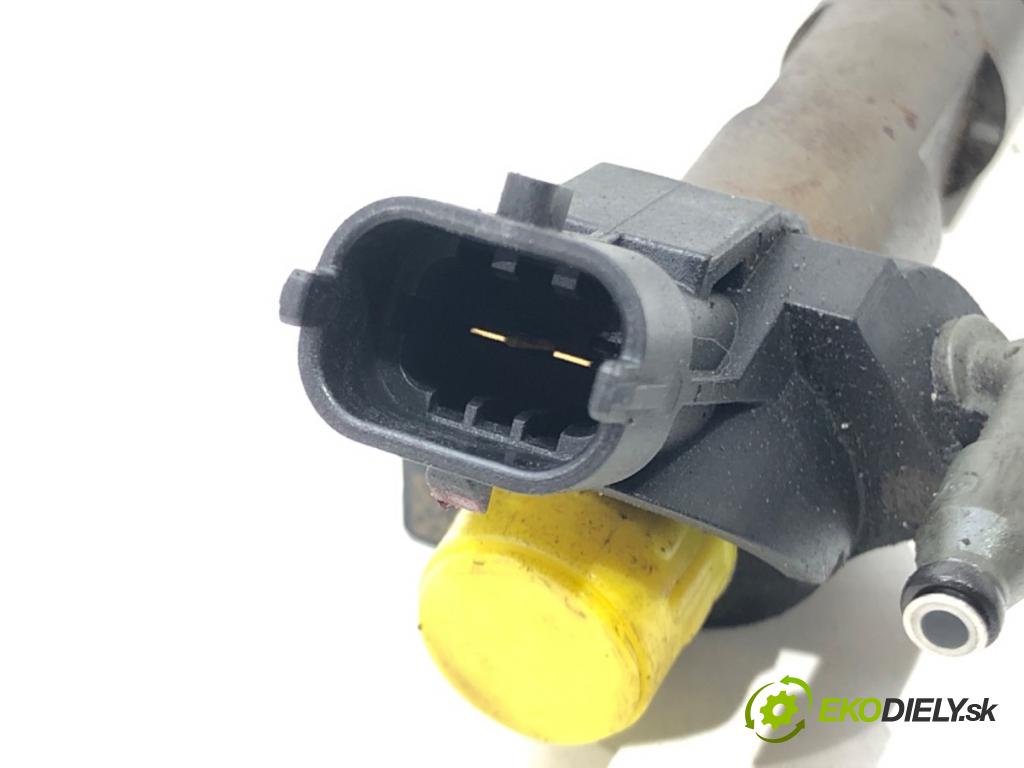 TOYOTA YARIS (_P13_) 2010 - 2022    1.4 D (NLP130_) 66 kW [90 KM] olej napędowy 2011 -  vstřikovací ventily 23670-0W020 0445116054