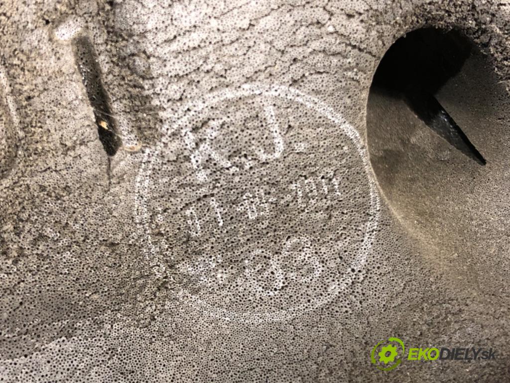 TOYOTA YARIS (_P13_) 2010 - 2022    1.4 D (NLP130_) 66 kW [90 KM] olej napędowy 2011 -  kryt motora