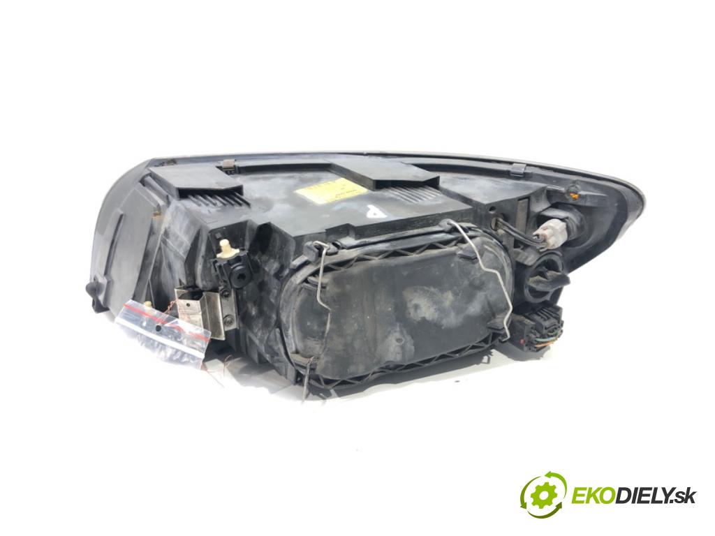 VOLVO V50 (545) 2003 - 2012    2.0 D 100 kW [136 KM] olej napędowy 2004 - 2010  Svetlomet pravy 30698649 (Pravé)