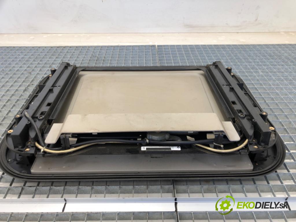 RENAULT TRUCKS PREMIUM 1996 - 2022    DXI 11 450-EC06  strešné okno 5010609716 (Sklá karosérie)