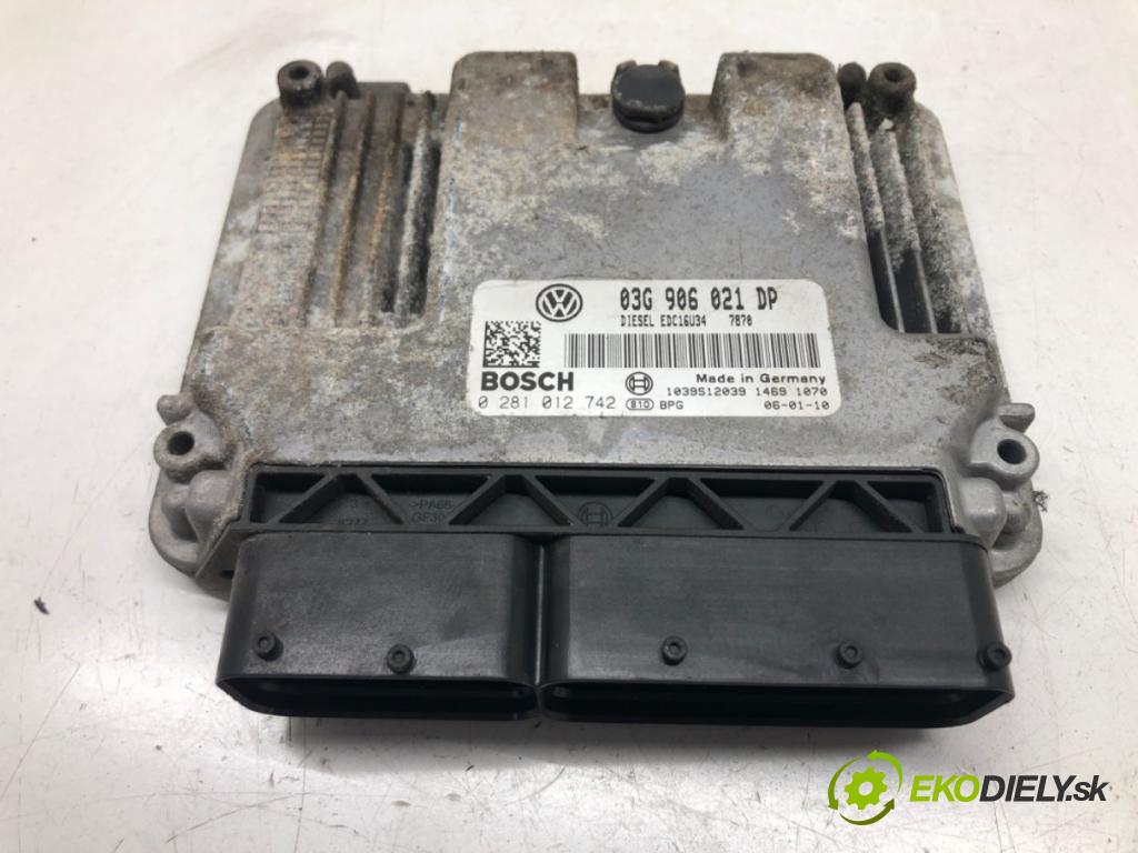 VW PASSAT B6 (3C2) 2005 - 2010    1.9 TDI 77 kW [105 KM] olej napędowy 2005 - 2010  riadiaca jednotka Motor 03G906021DP (Riadiace jednotky)