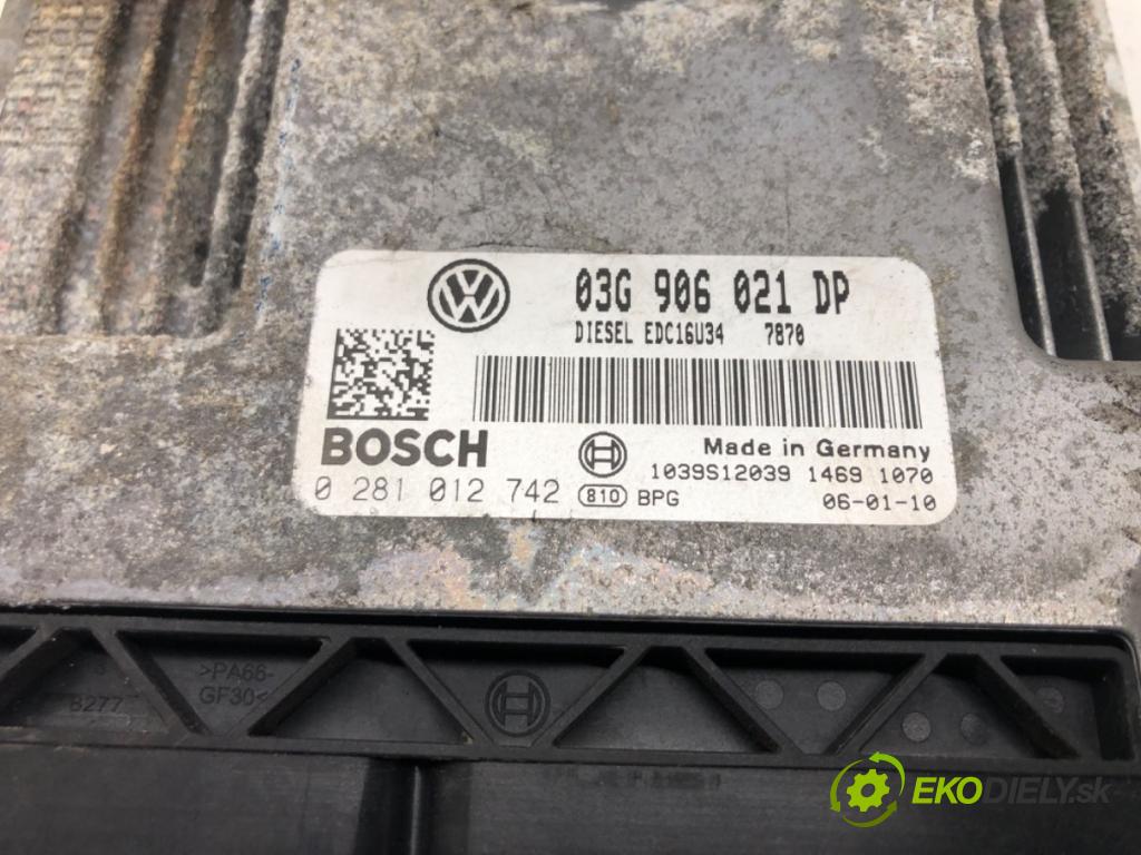 VW PASSAT B6 (3C2) 2005 - 2010    1.9 TDI 77 kW [105 KM] olej napędowy 2005 - 2010  řídící jednotka motora 03G906021DP (Řídící jednotky)
