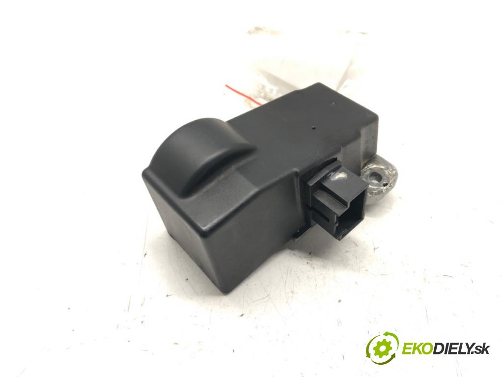 VW PASSAT B6 (3C2) 2005 - 2010    1.9 TDI 77 kW [105 KM] olej napędowy 2005 - 2010  blokáda volantu 3C0905861D (Ostatné)