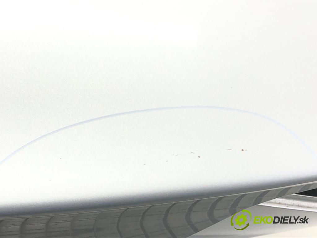 AUDI A4 B8 (8K2) 2007 - 2015    2.0 TDI 105 kW [143 KM] olej napędowy 2007 - 2015  zadní část kapota  (Zadní kapoty)