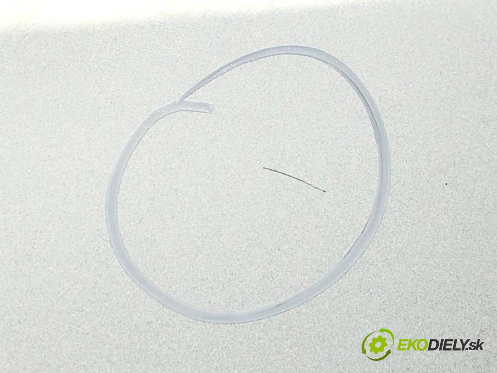 AUDI A4 B8 (8K2) 2007 - 2015    2.0 TDI 105 kW [143 KM] olej napędowy 2007 - 2015  zadní část kapota  (Zadní kapoty)