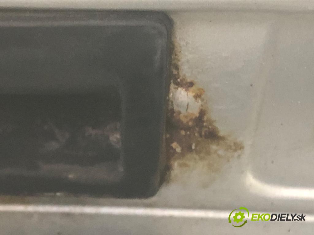 AUDI A4 B8 (8K2) 2007 - 2015    2.0 TDI 105 kW [143 KM] olej napędowy 2007 - 2015  zadní část kapota  (Zadní kapoty)