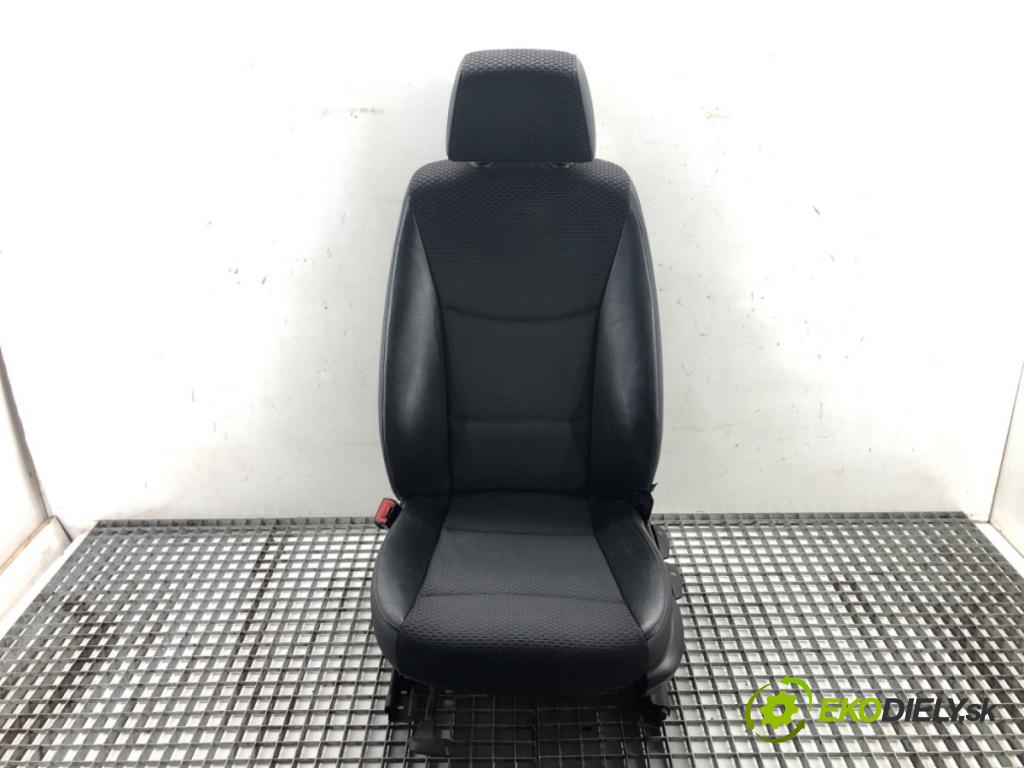 BMW 3 (E90) 2004 - 2012    316 d 85 kW [116 KM] olej napędowy 2009 - 2011  Sedadlo ľavy  (Sedačky, sedadlá)