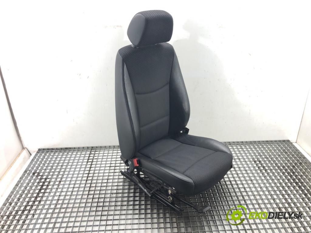 BMW 3 (E90) 2004 - 2012    316 d 85 kW [116 KM] olej napędowy 2009 - 2011  Sedadlo ľavy  (Sedačky, sedadlá)