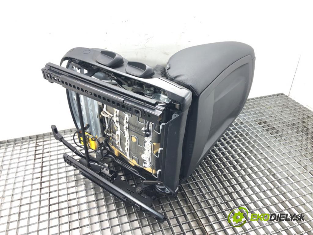 BMW 3 (E90) 2004 - 2012    316 d 85 kW [116 KM] olej napędowy 2009 - 2011  Sedadlo ľavy  (Sedačky, sedadlá)