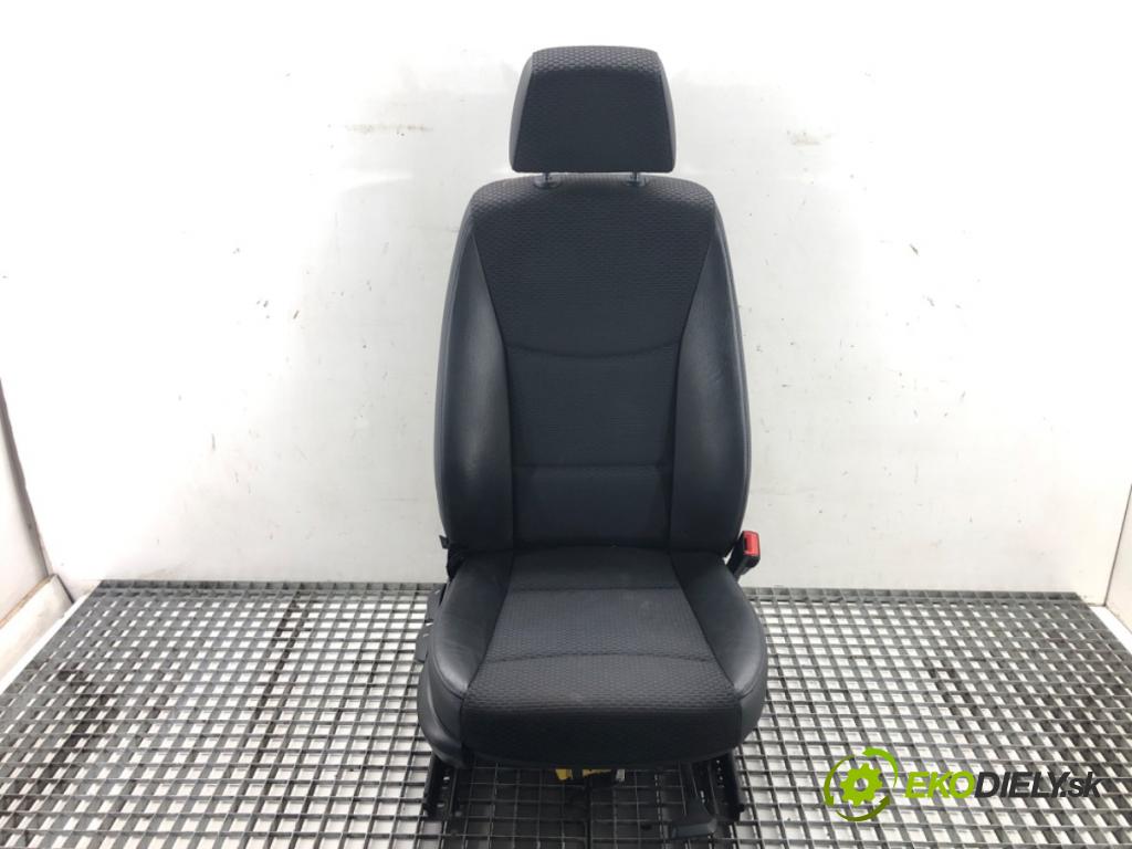 BMW 3 (E90) 2004 - 2012    316 d 85 kW [116 KM] olej napędowy 2009 - 2011  Sedadlo pravy  (Sedačky, sedadlá)