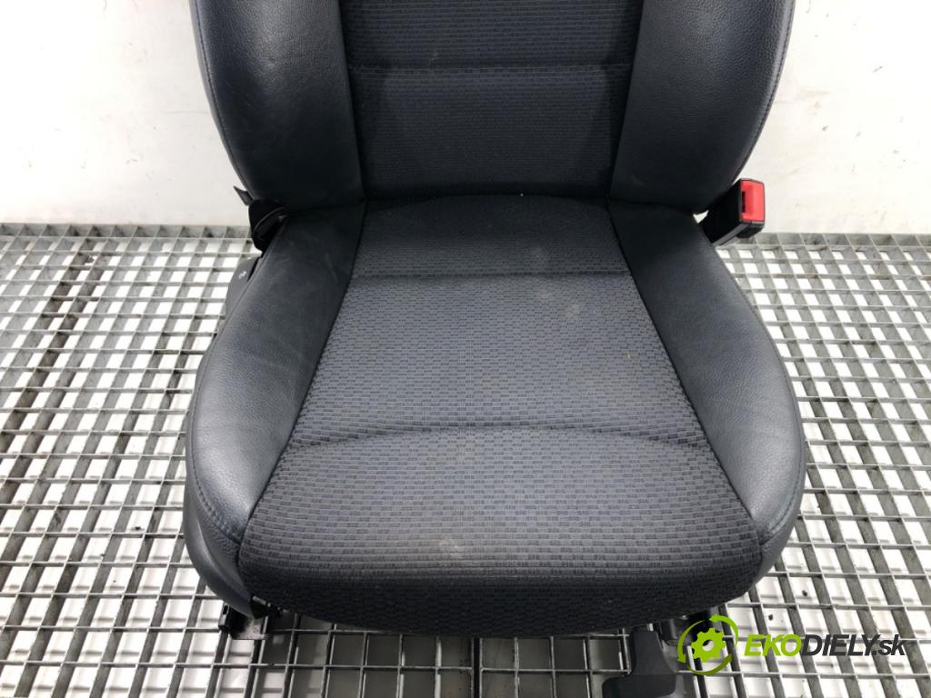 BMW 3 (E90) 2004 - 2012    316 d 85 kW [116 KM] olej napędowy 2009 - 2011  Sedadlo pravy  (Sedačky, sedadlá)