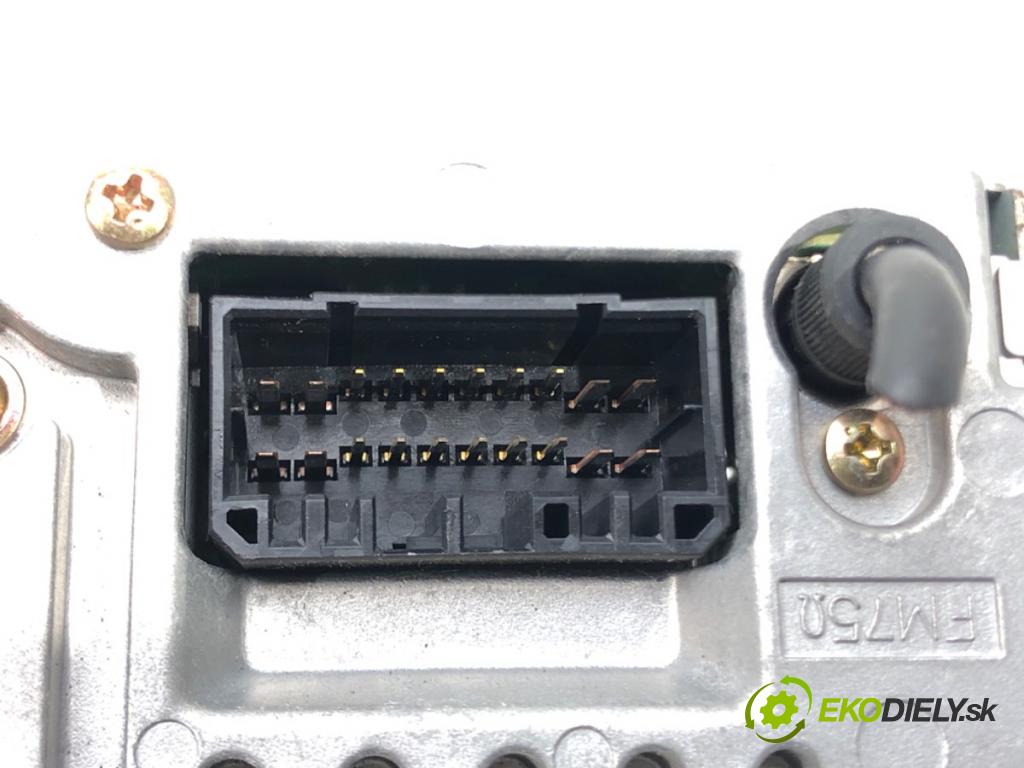 HONDA JAZZ II (GD_, GE3, GE2) 2001 - 2008    1.3 iDSi (GD1) 61 kW [83 KM] benzyna 2002 - 2008  RADIO 39100-S1A-E000 (Audio zariadenia)