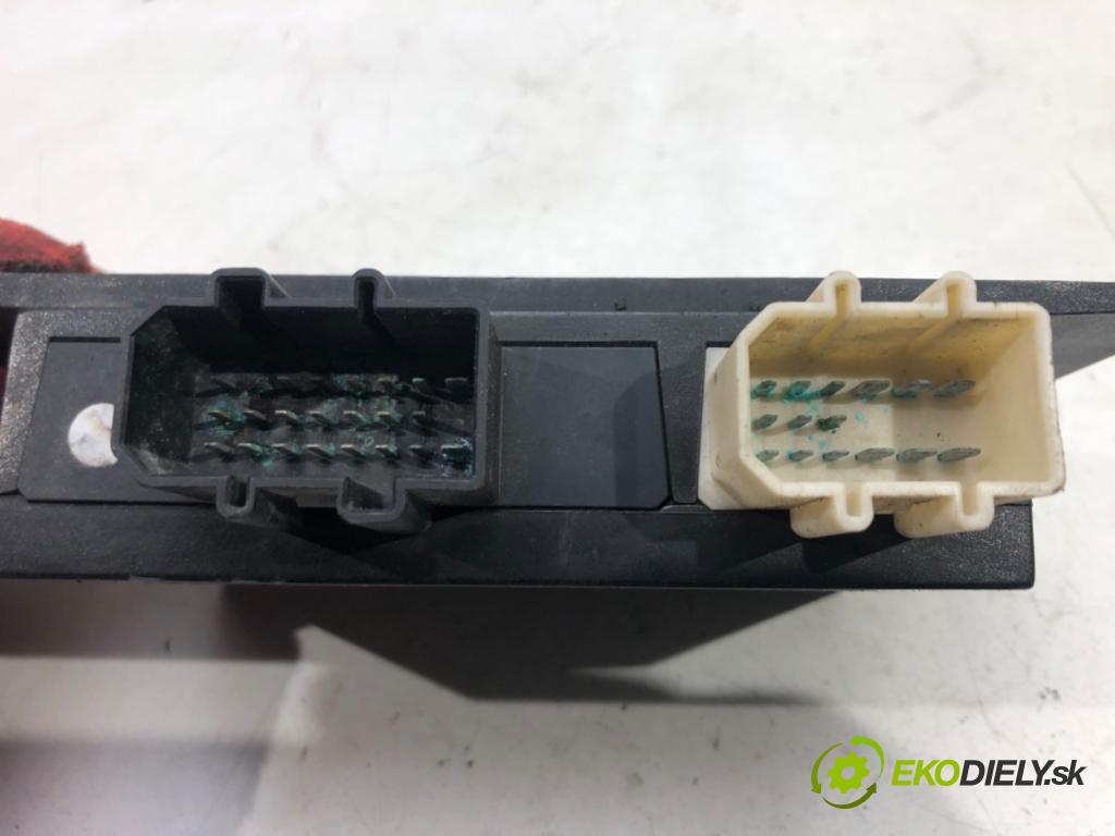 AUDI A4 B6 (8E2) 2000 - 2005    1.9 TDI 74 kW [101 KM] olej napędowy 2001 - 2004  Modul komfortu 3B0959798 (Moduly komfortu)