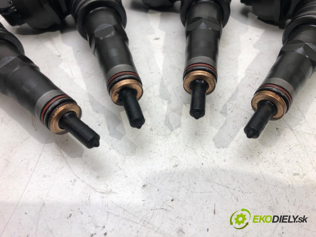 AUDI A4 B6 (8E2) 2000 - 2005    1.9 TDI 74 kW [101 KM] olej napędowy 2001 - 2004  vstrekovače 0414720037 038130073AJ (Vstrekovače)