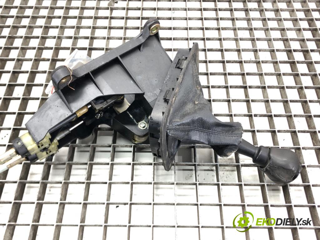 OPEL ZAFIRA A nadwozie wielkoprzestrzenne (MPV) (T98) 1999 - 2005    2.0 DI 16V (F75) 60 kW [82 KM] olej napędowy 1999   Kulisa 09138077AT (Rýchlostné páky / kulisy)