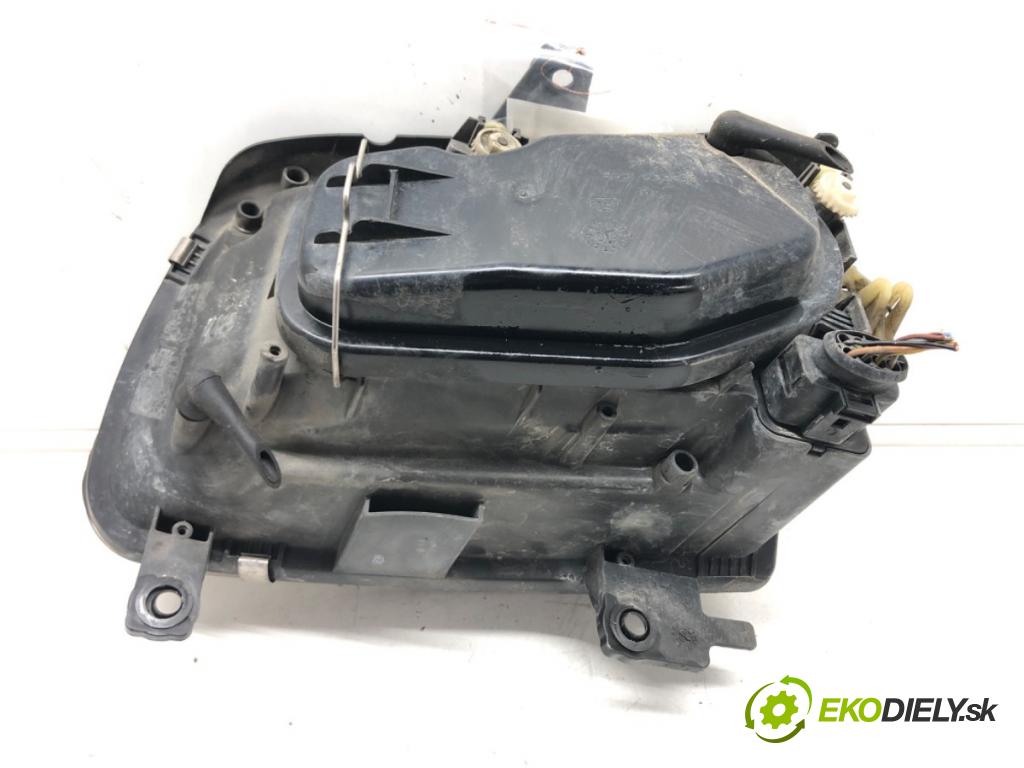 VW POLO (6N2) 1999 - 2001    1.4 44 kW [60 KM] benzyna 1999 - 2001  Svetlomet pravy  (Pravé)