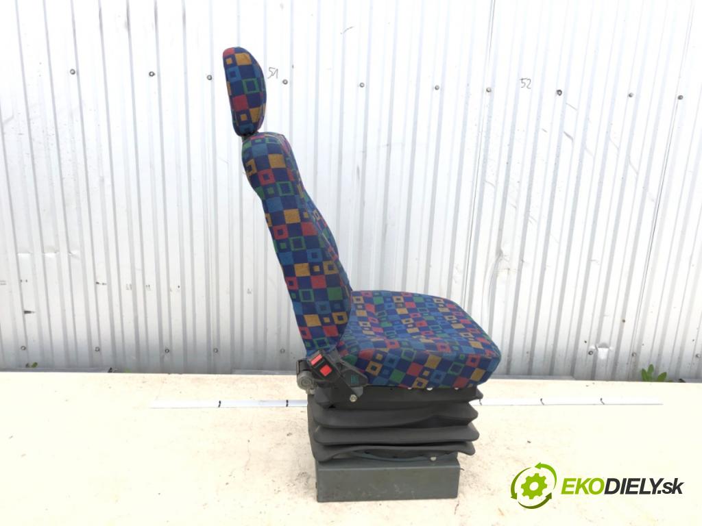 KAROSA C-Series 2001 - 2022    C51034  Sedadlo ľavy (pneumatické):